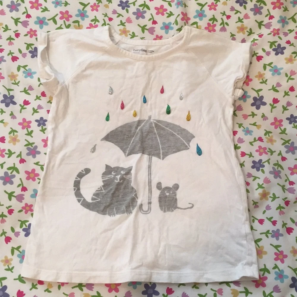 Lot of 2 Tees- GAP and H&M